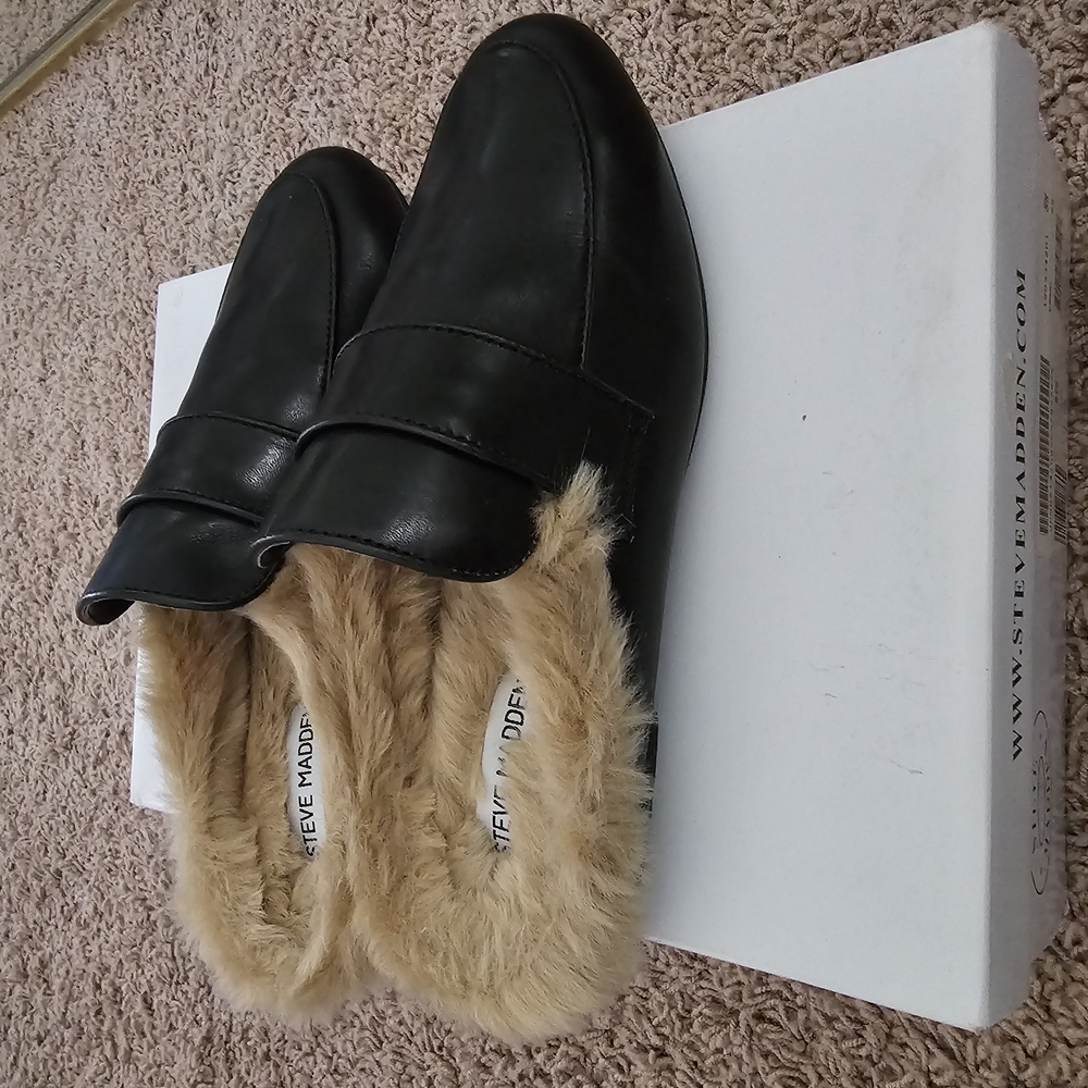 Steve Madden Men's Black Fur-Lined Loafers - Picture 4 of 4